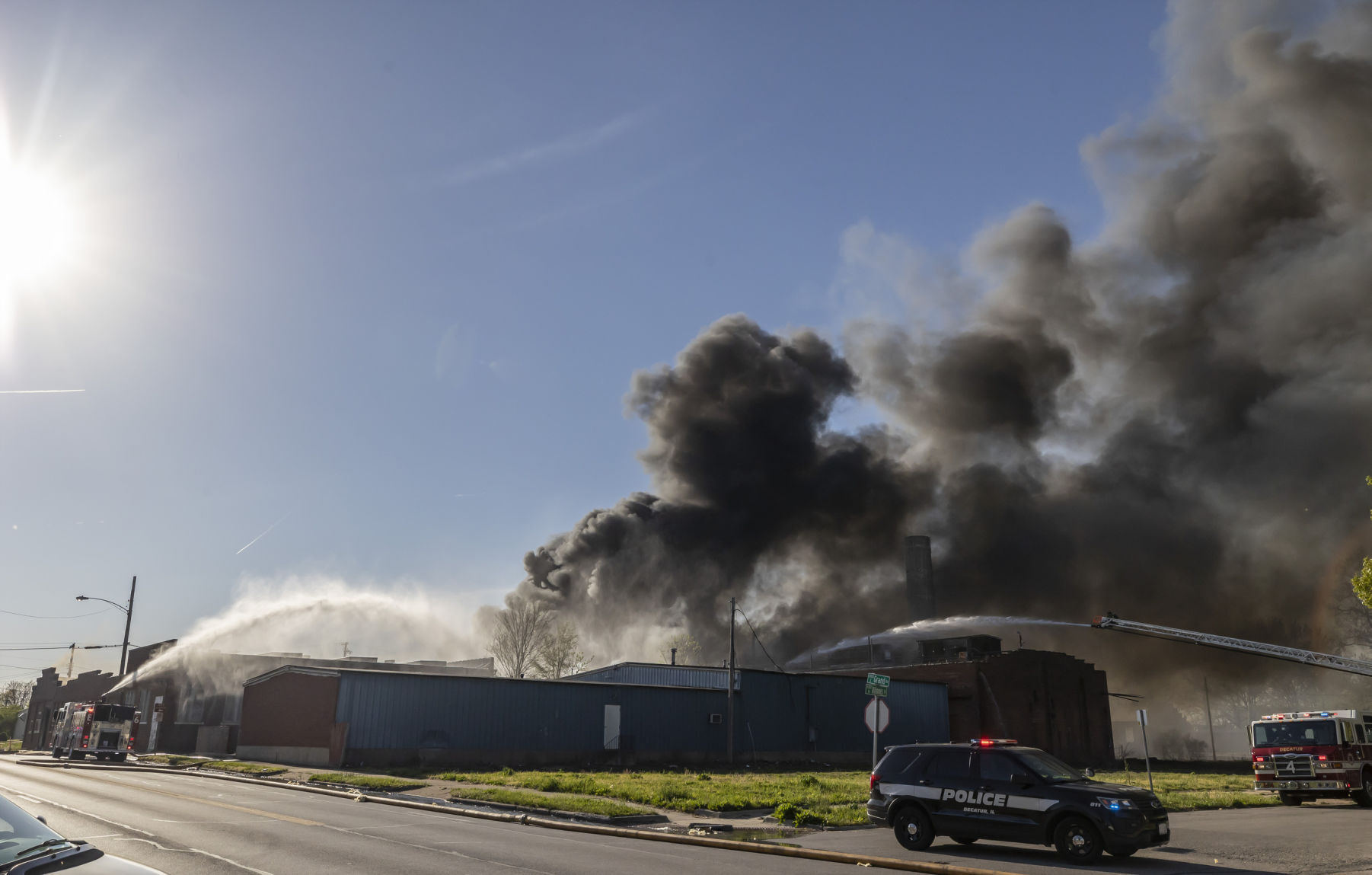 Warehouse fire1 050121.JPG